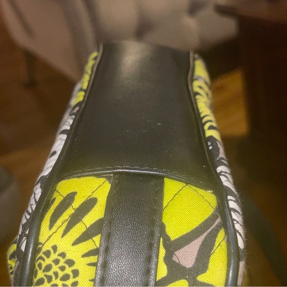 VERA BRADLEY SIG. PRINT CROSSTOWN CROSSBODY, CITRON, MULTICOLOR Excellent Cond. - Picture 6 of 6